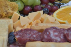 sicily_wine_winery_light_lunch_cheese_pixabay