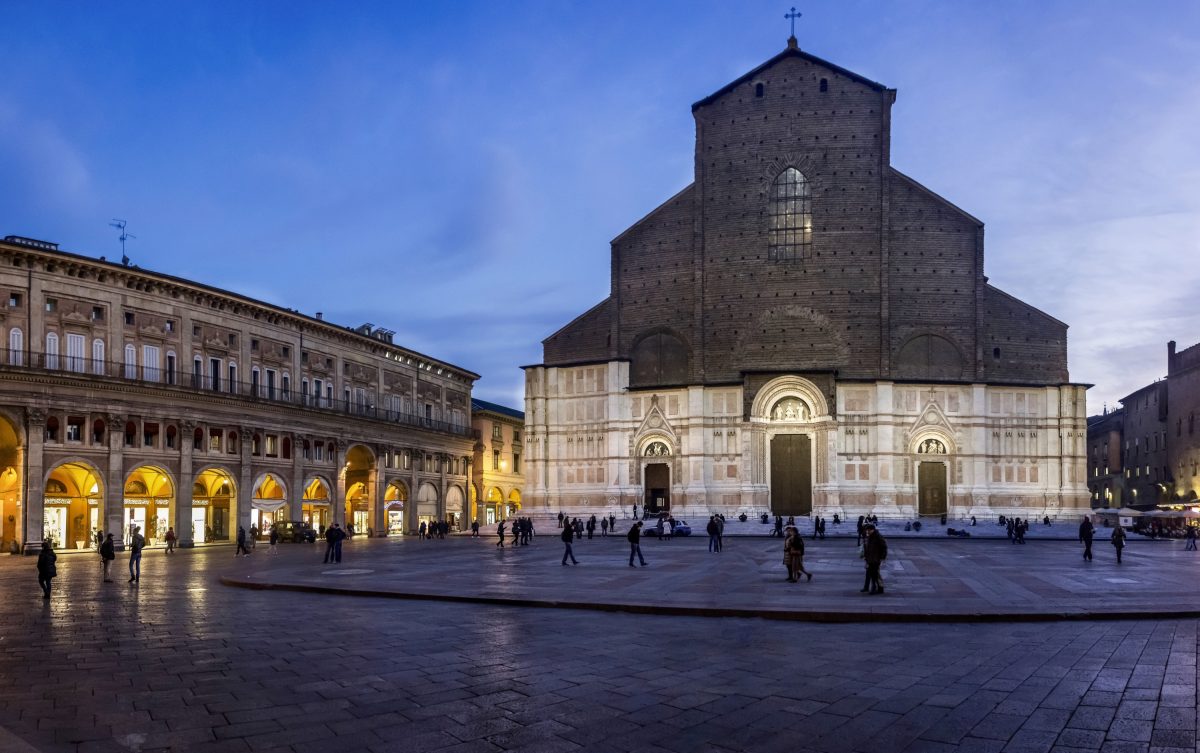 Bologna and FICO Eataly World Transfer from Milan to Florence Go