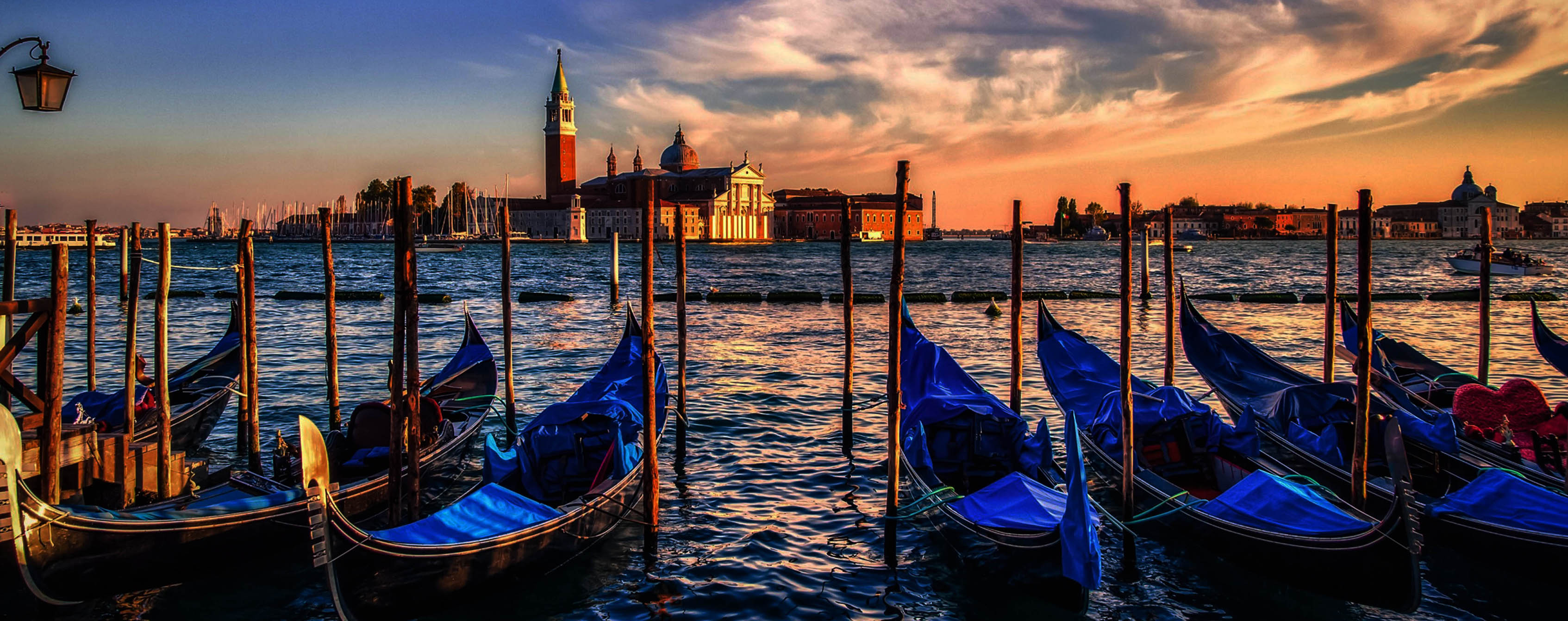 Gondola Ride - Venice Tour - Venice sightseeing - Go Italy Tours