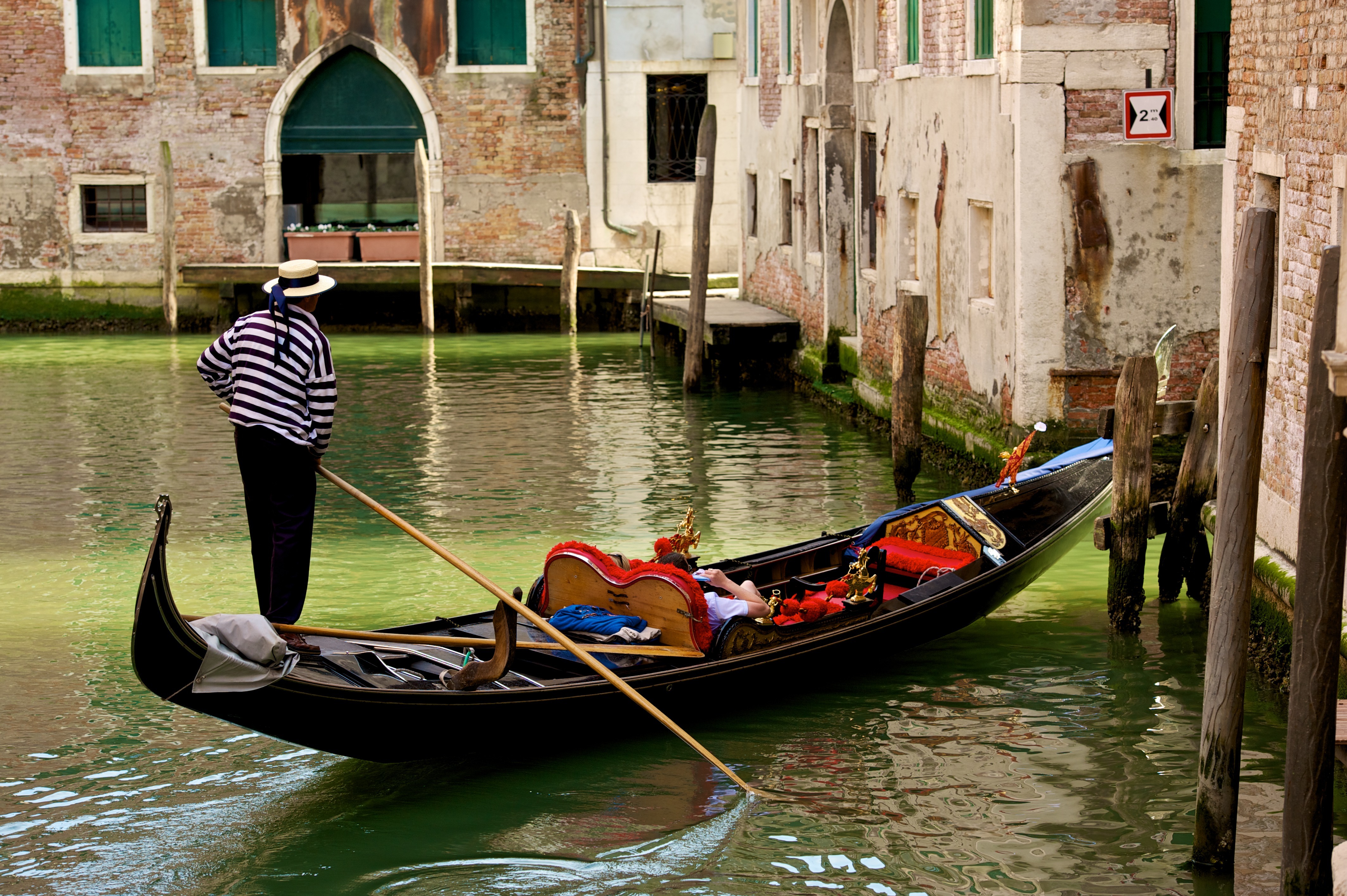 gondolieri travel venezia