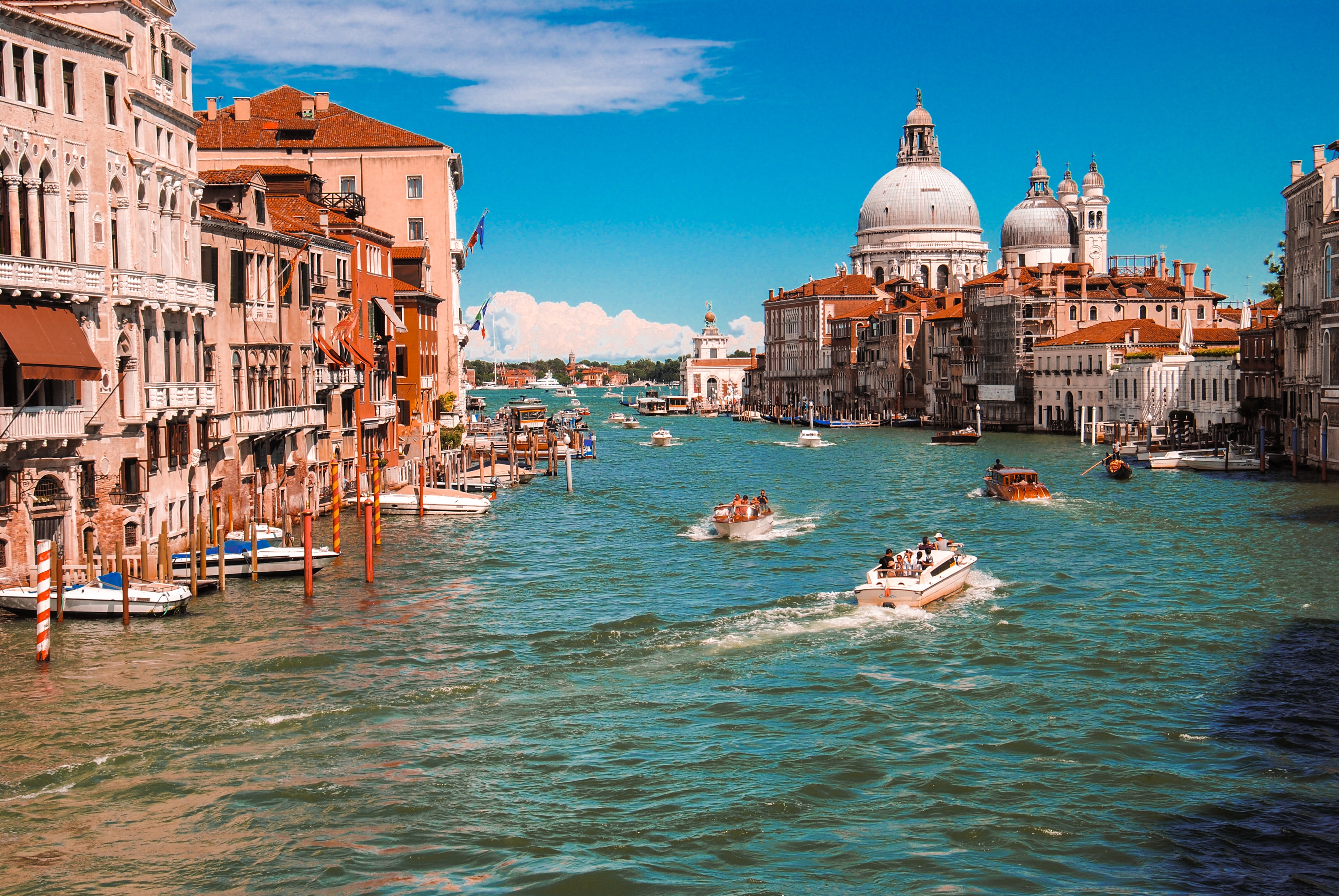 Экскурсионные туры лето 2024. Италия туристы Венеция. Венеция (коммуна). Италия Венеция море.